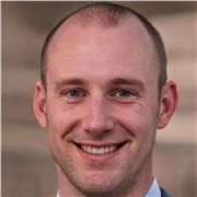 Erfahrener Physiklehrer bietet personalisierten Nachhilfeunterricht für Studenten an